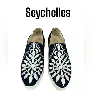 Seychelles Sunshine Sneakers black/ embroidered size 8